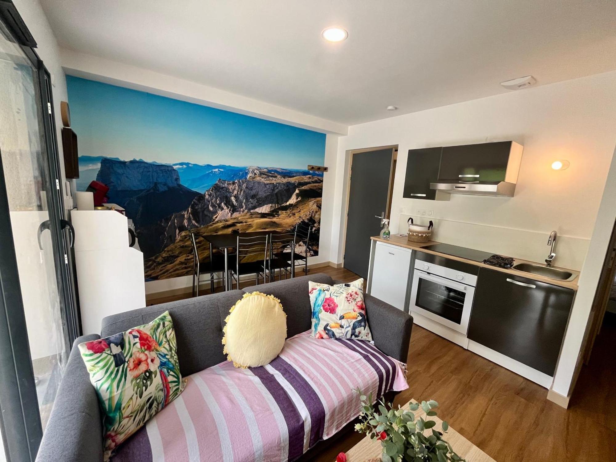 L'Escapade Dauphinoise, Gite 2 Chambres Avec Terrasse Et Clim Beaucroissant Exterior foto